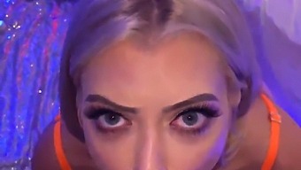 Frumusețea Matură Linzee Ryder Întruchipează Fantezia Unei Milf Barbie Din Viața Reală