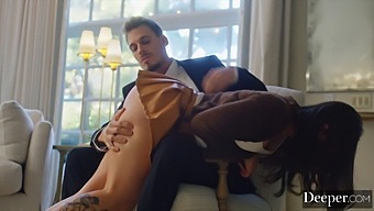 Zlobivá Kráska Gal Dostává Své Hrdlo A Zadek Vymrdán