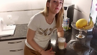 Sædslugning Og Sædkyssning I Hardcore Cuckold Pov-Video