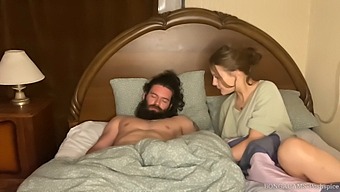 Эксклюзивная Русская Мачеха Соблазняет Оральным Удовольствием