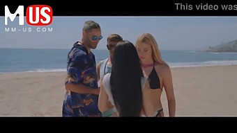 Damon Dice In Jason Michaels Igrata V Seansi Vročih Parov Z Morgan Lee In Khloe Kapri